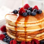 Membuat Pancake Lembut, Mengembang, Dan Lezat Di Rumah