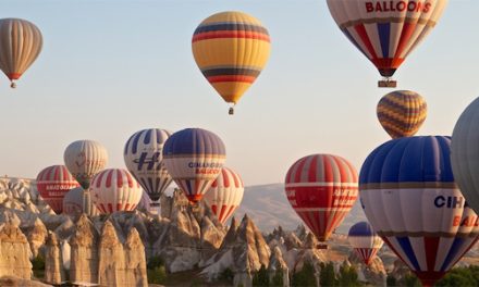 Cappadocia Juara Satu Dalam Pemandangan Dari Atas Langit