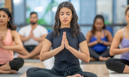 Senam Yoga Menggabungkan Manfaat Fisik Dan Mental
