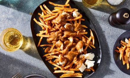 Makanan Poutine Hidangan Nikmat Dan Lezat Khas Kanada